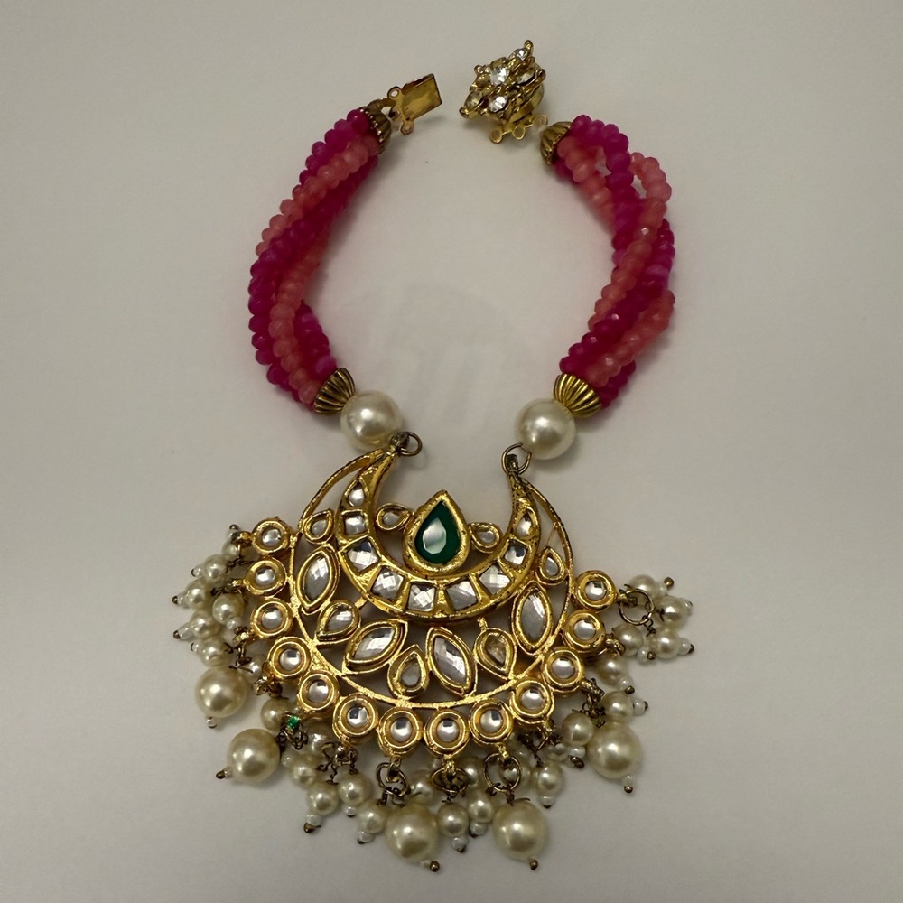 Hand Crafted Gold and Pink Bracelet with Green Detail - Picture 5 of 10